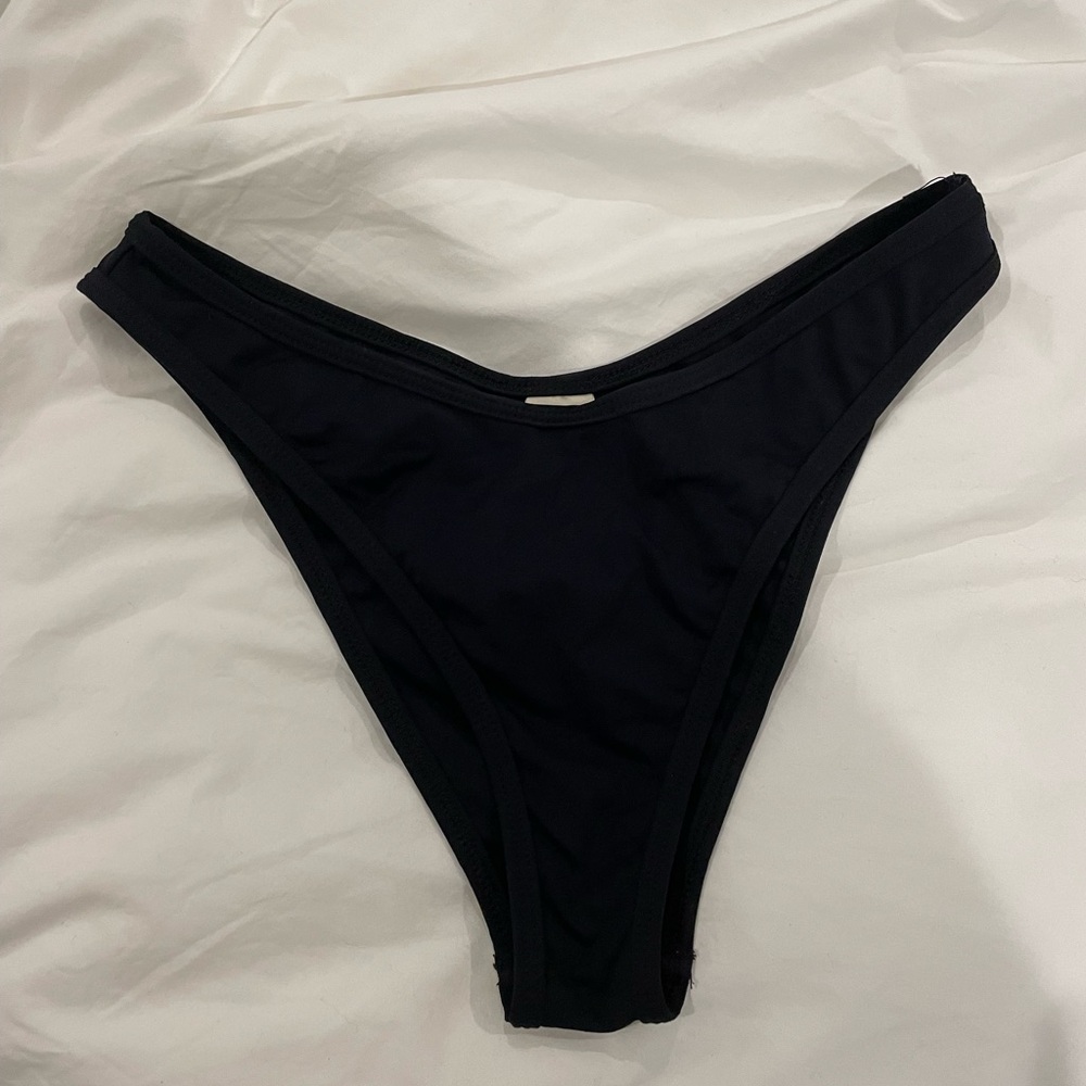 L*SPACE black bitsy cut bottoms